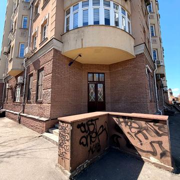 Почайнинська вул., 25/49