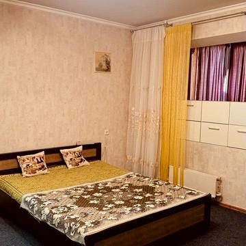 Євгена Чикаленка вул., 61