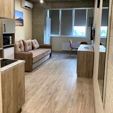 Київська вул., 2-М