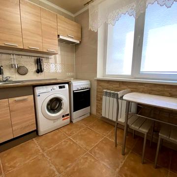 Нескорених вул., 17б