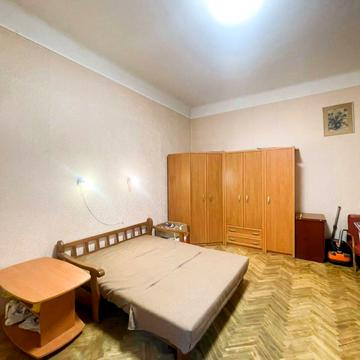 Ярослава Ярославенка вул., 8