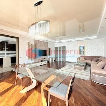 Раїси Окіпної вул., 18