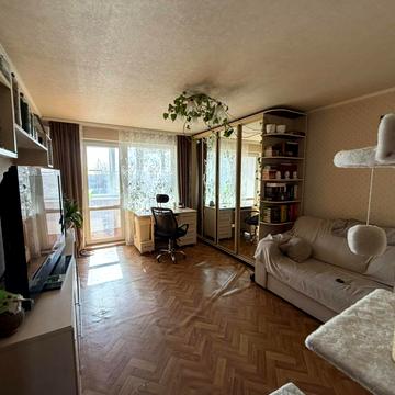 Симоненка вул., 5