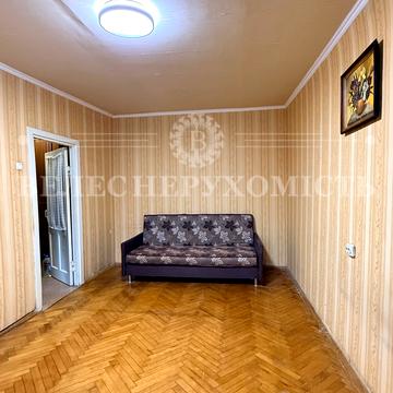 Вишгородська вул., 44-А