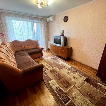 Слави бульв., 4