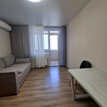 Академіка Сахарова вул., 9