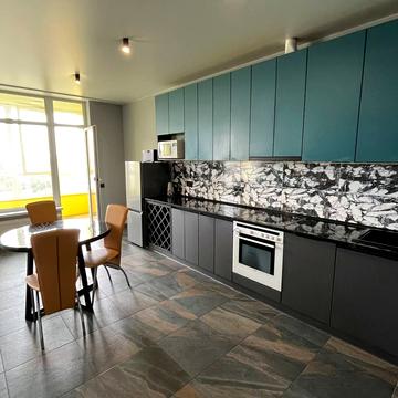 Кадетський Гай вул., 10