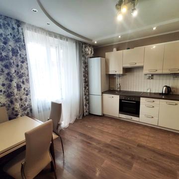 Валерія Лобановського вул., 13