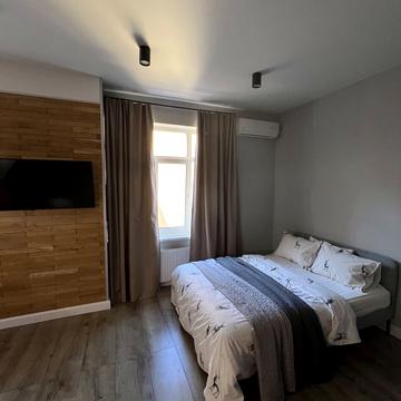 Євгена Коновальця вул. (Щорса), 36-Е