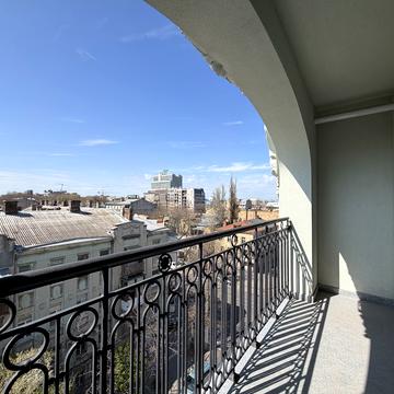 Гімназична вул., 13