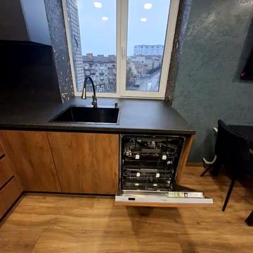 Володимира Антоновича вул. (Свердлова), 4