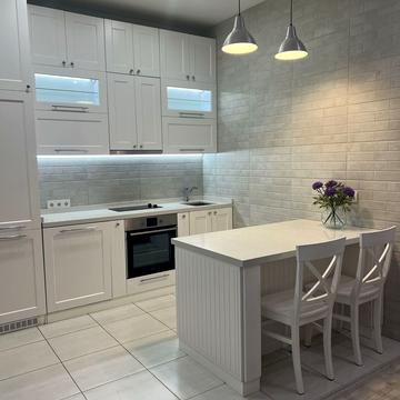 Успішна вул., 28