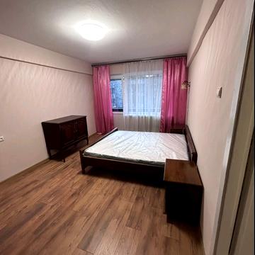 Ярослава Гашека вул., 4