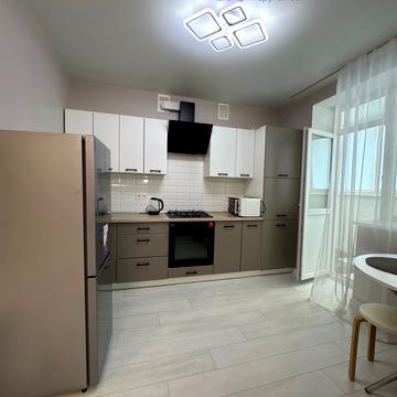 Машинобудівників вул., 27