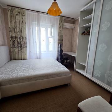 Ревуцького вул., 11-Г