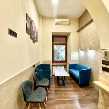 Гоголівська вул., 34