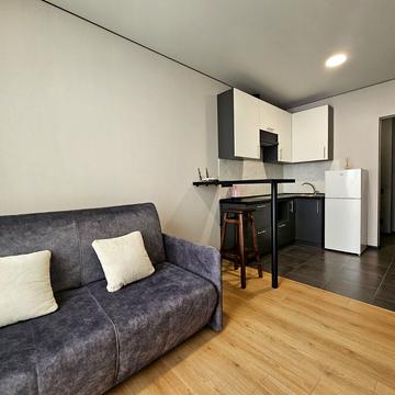 Камянська вул. (Дніпродзержинська), (Будинок 4)