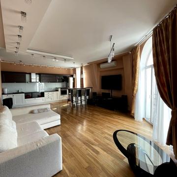 Лабораторна вул., 8