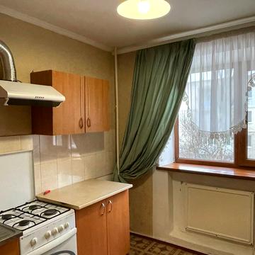 10-та Лінія вул., 54