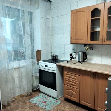 Богатирська вул., 16