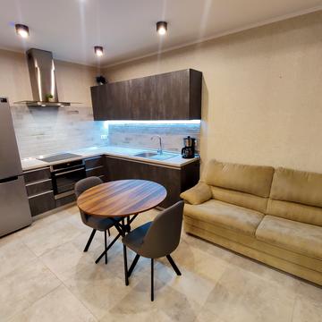 Андрія Аболмасова вул. (Панельна), 4