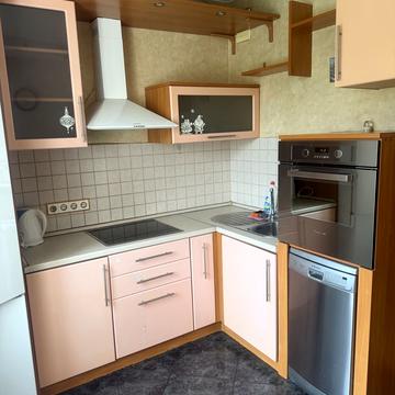 Академіка Єфремова вул. (Командарма Уборевича), 4