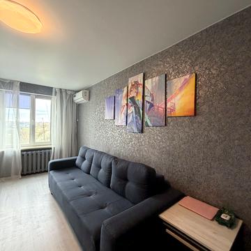 Довженка вул., 16