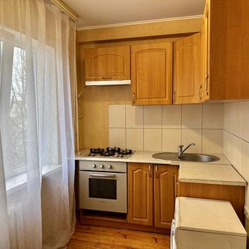 Нижньодніпровська вул., 4