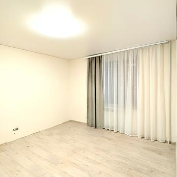 Героїв Майдану вул. (Театральна), 17