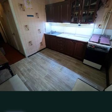 Каштанова вул., 13