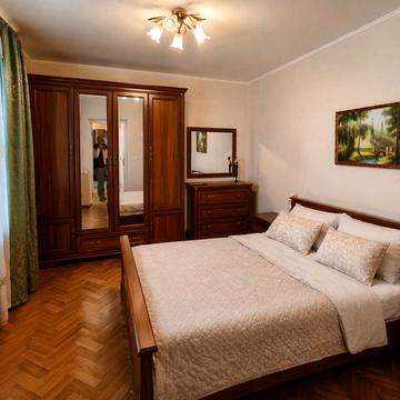 Валерія Лобановського просп., 130