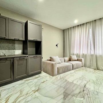 Героїв Небесної Сотні просп., (Будинок 20/10)