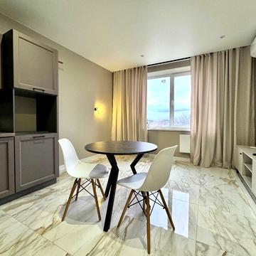 Героїв Небесної Сотні просп., (Будинок 20/10)