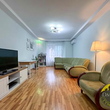 Рональда Рейгана вул., 42