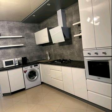 Генерала М. Тарнавського вул., 30