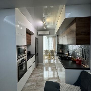 Набережна Перемоги вул., 42