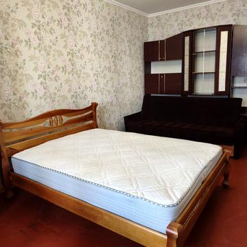 Ревуцького вул., 7