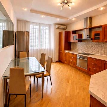 Лесі Українки бульв., 23