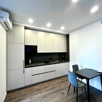 Ґарета Джонса вул. (Сімї Хохлових), 12