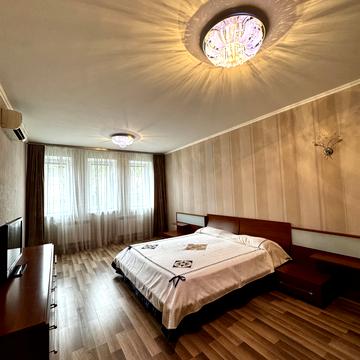 Голосіївська вул., 13-Б