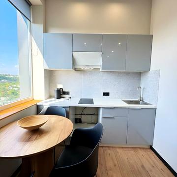 Набережна Перемоги вул., 68-А