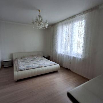 Валерія Лобановського просп. (Червонозоряний), 6-В