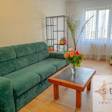 Красносільського вул., 49