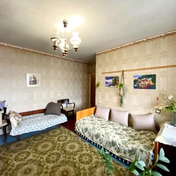 Лазурна вул., 6-Б