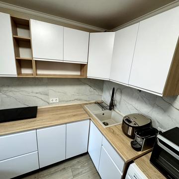 Академіка Булаховського вул., 40