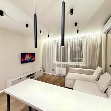 Героїв Небесної Сотні просп., (Будинок 20/10)