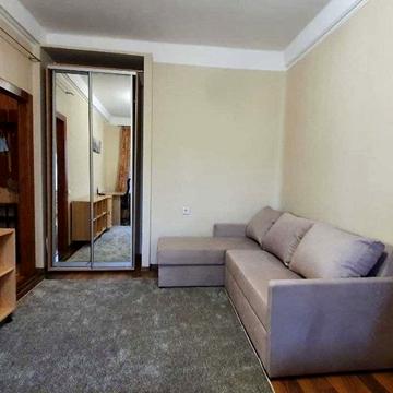 Велика Васильківська вул. (Червоноармійська), 114