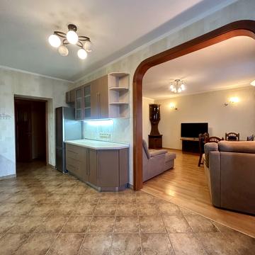 Володимира Івасюка просп. (Героїв Сталінграду), 20-Б