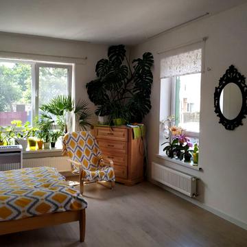 Павла Лі пров. (Московський), 2-А