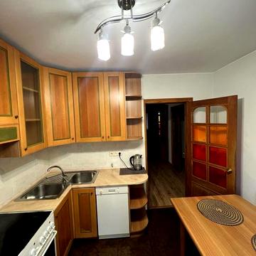 Тарасівська вул., 21